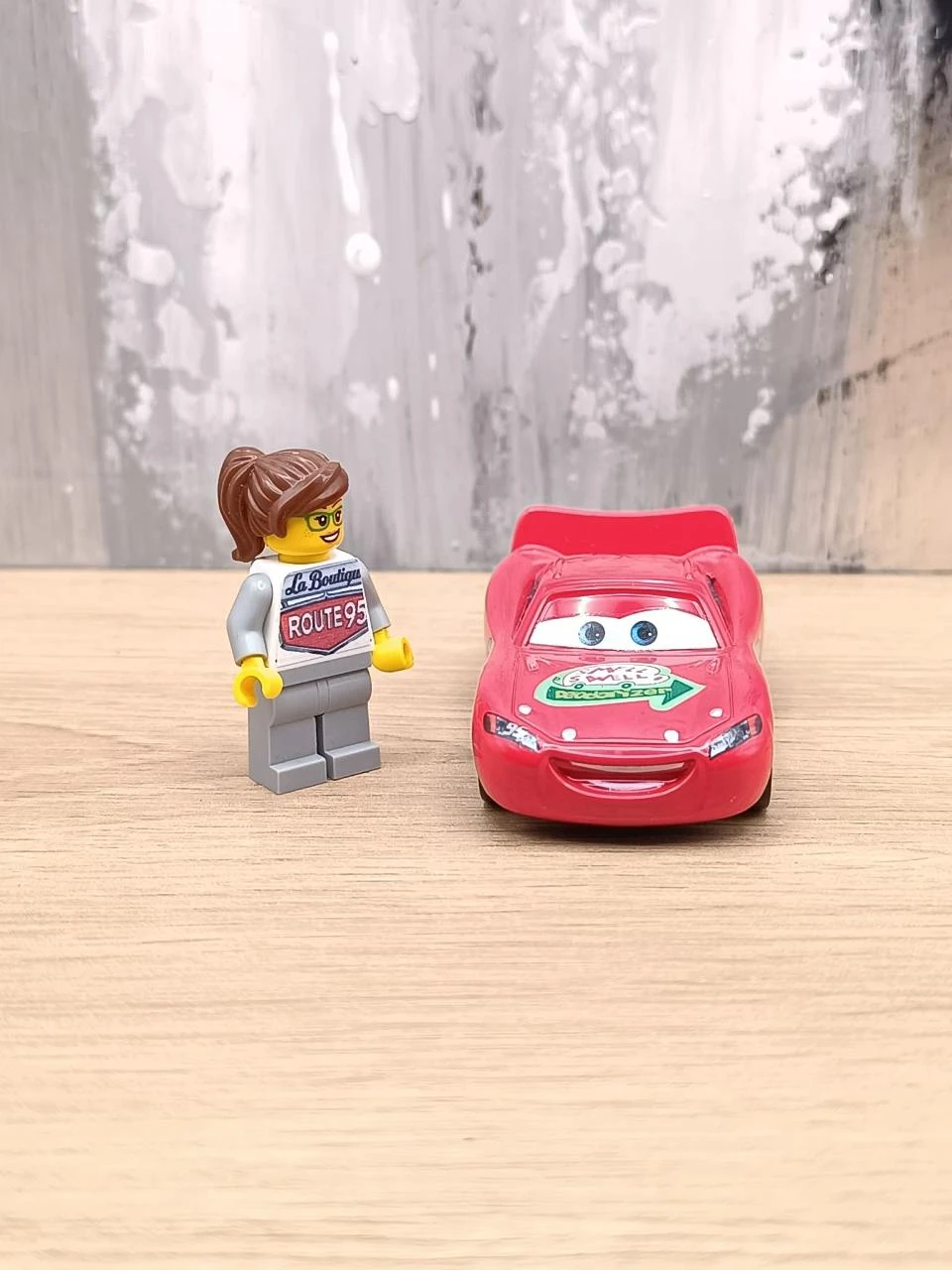Carro Cars Flash McQueen - Brinquedo novo (CHS09) – photo 4